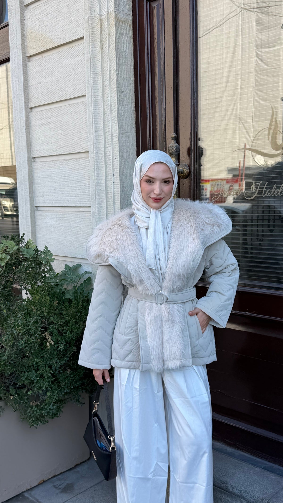 Elsa Kürklü Mont Bej