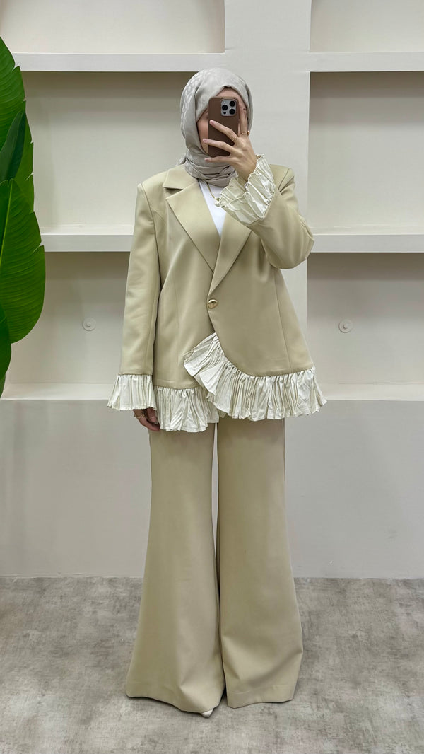 Fırfırlı Blazer Takım Krem