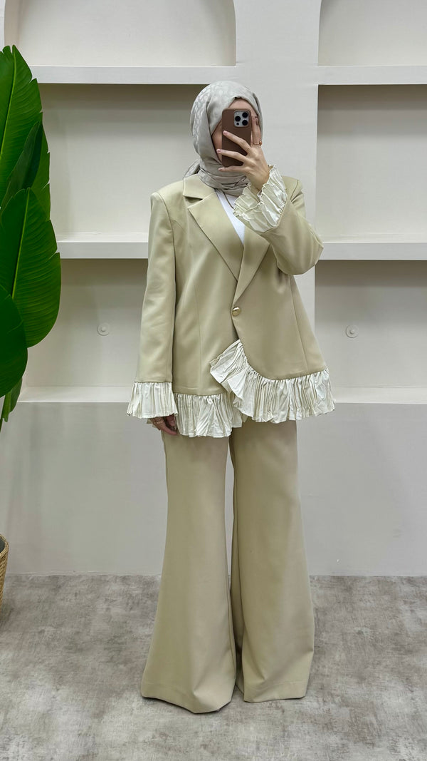 Fırfırlı Blazer Takım Krem