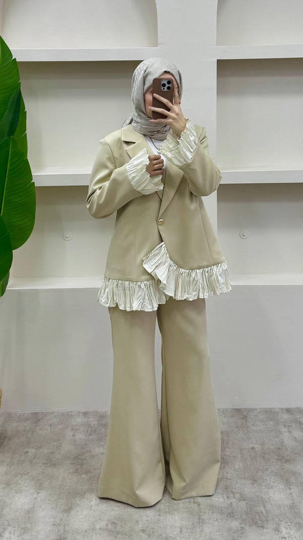 Fırfırlı Blazer Takım Krem