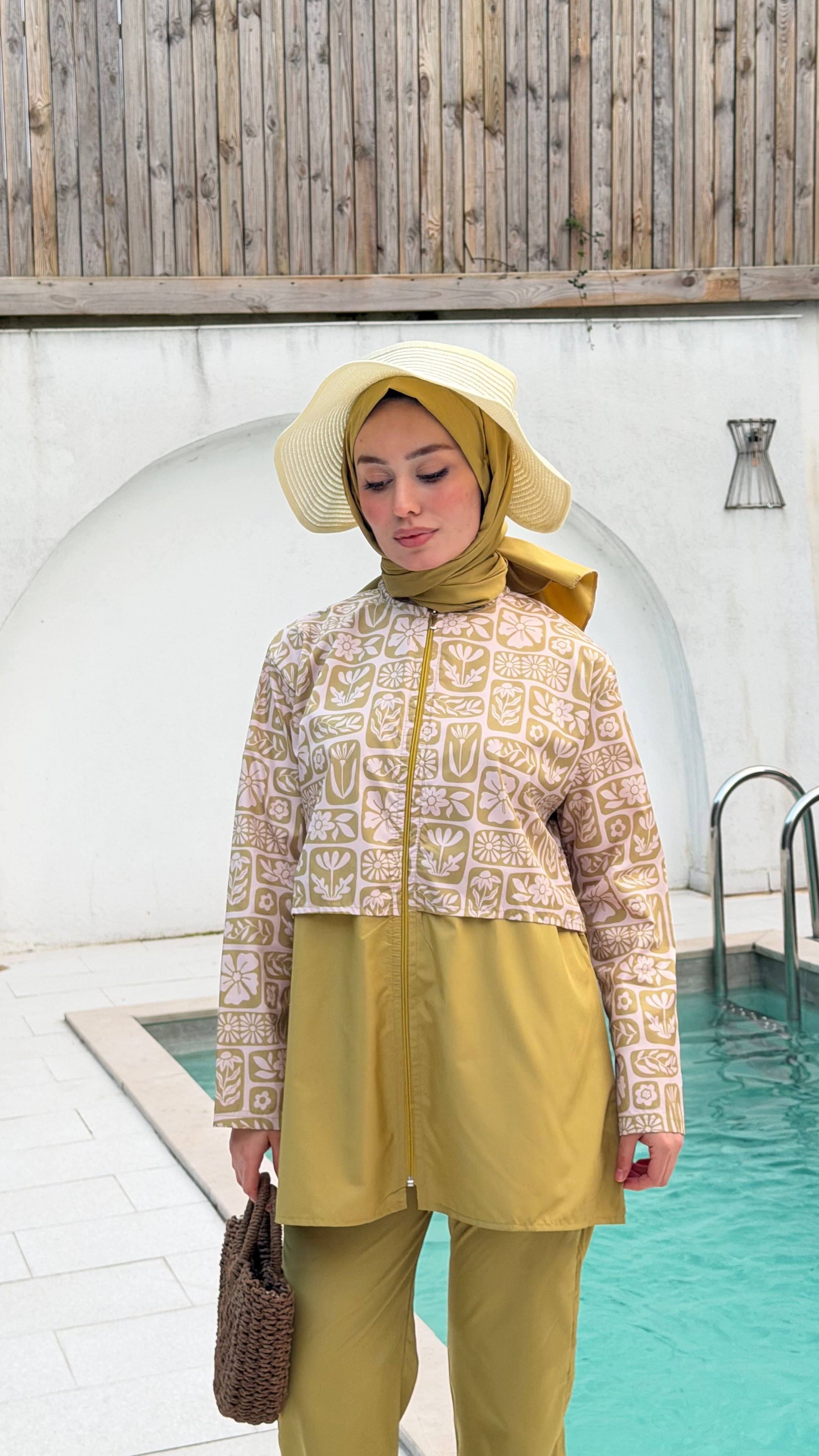 Doha Paraşüt Kumaş 3'lü Tam Kapalı Tesettür Mayo Yağ Yeşili Çiçek Desen