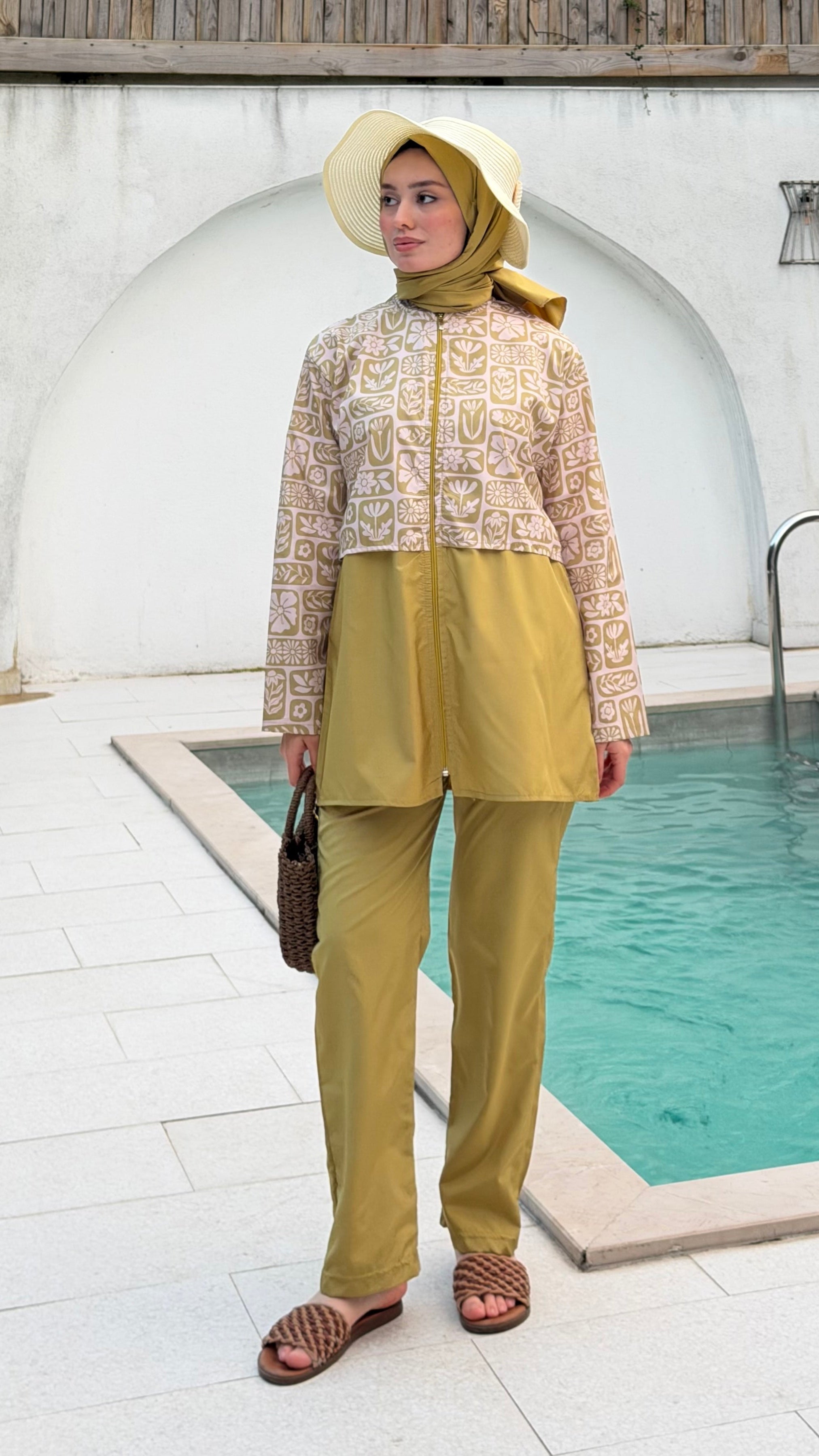 Doha Paraşüt Kumaş 3'lü Tam Kapalı Tesettür Mayo Yağ Yeşili Çiçek Desen