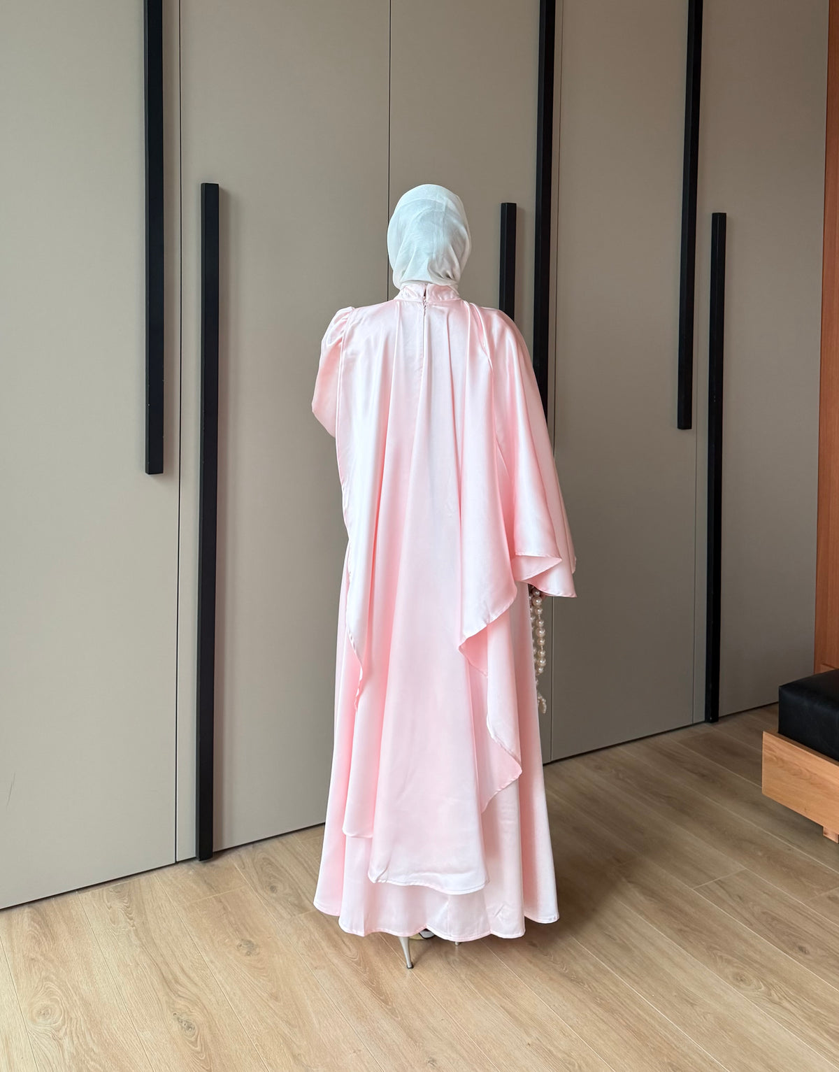 Swan Saten Elbise Pembe