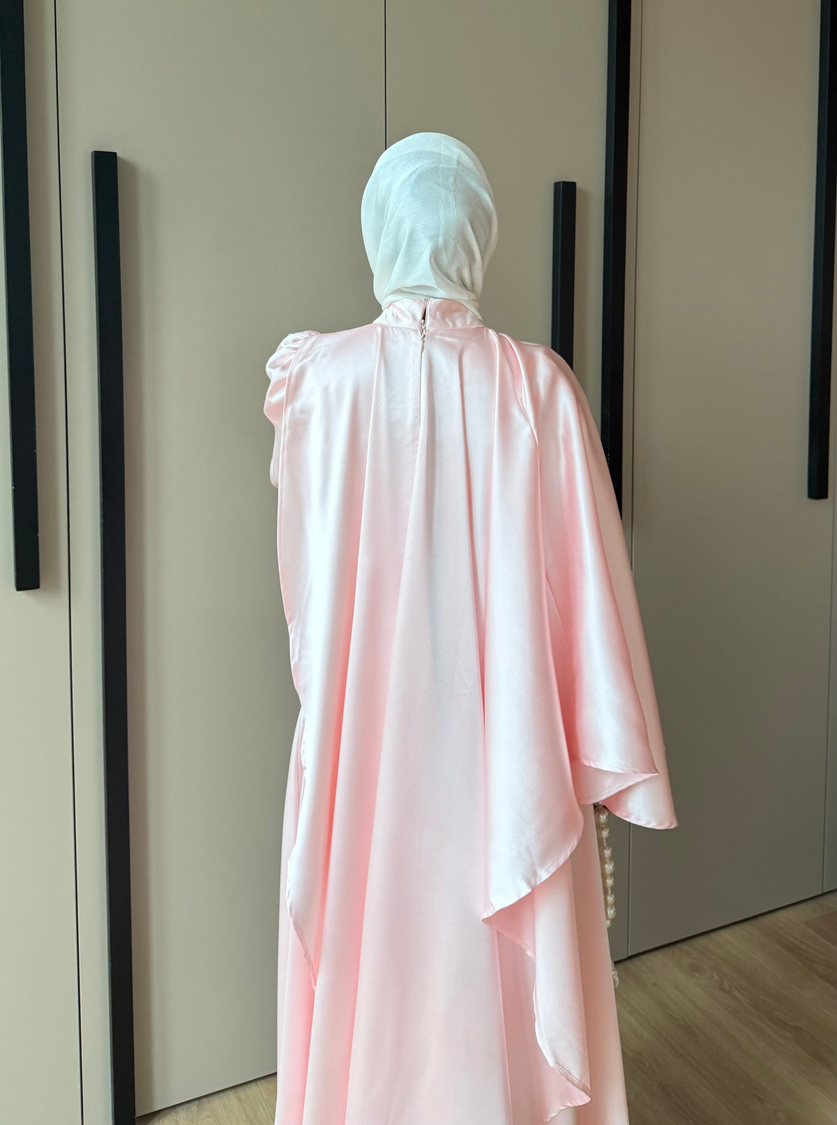 Swan Saten Elbise Pembe