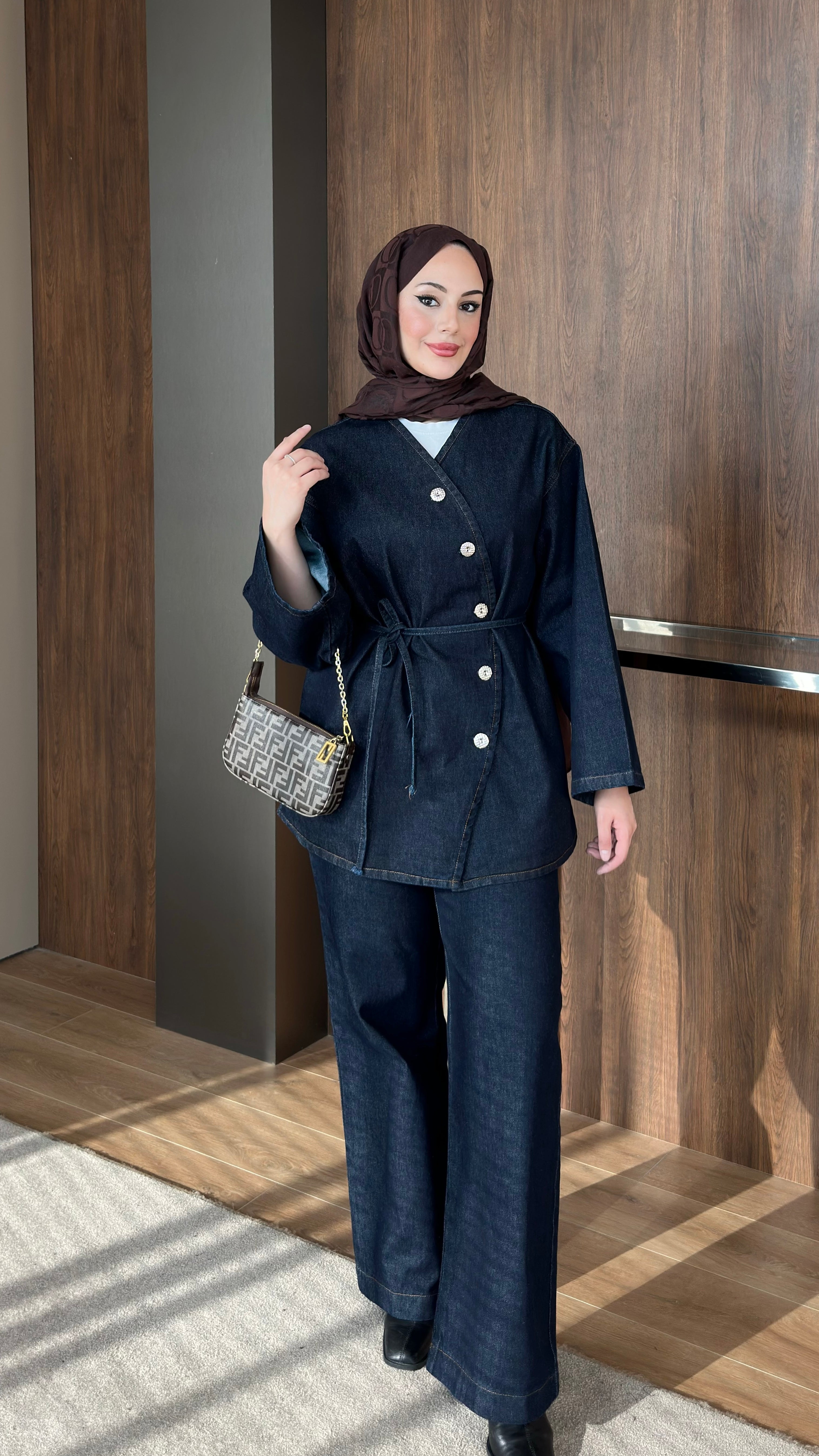 Martin Asimetrik Kesim Kot Takım Lacivert