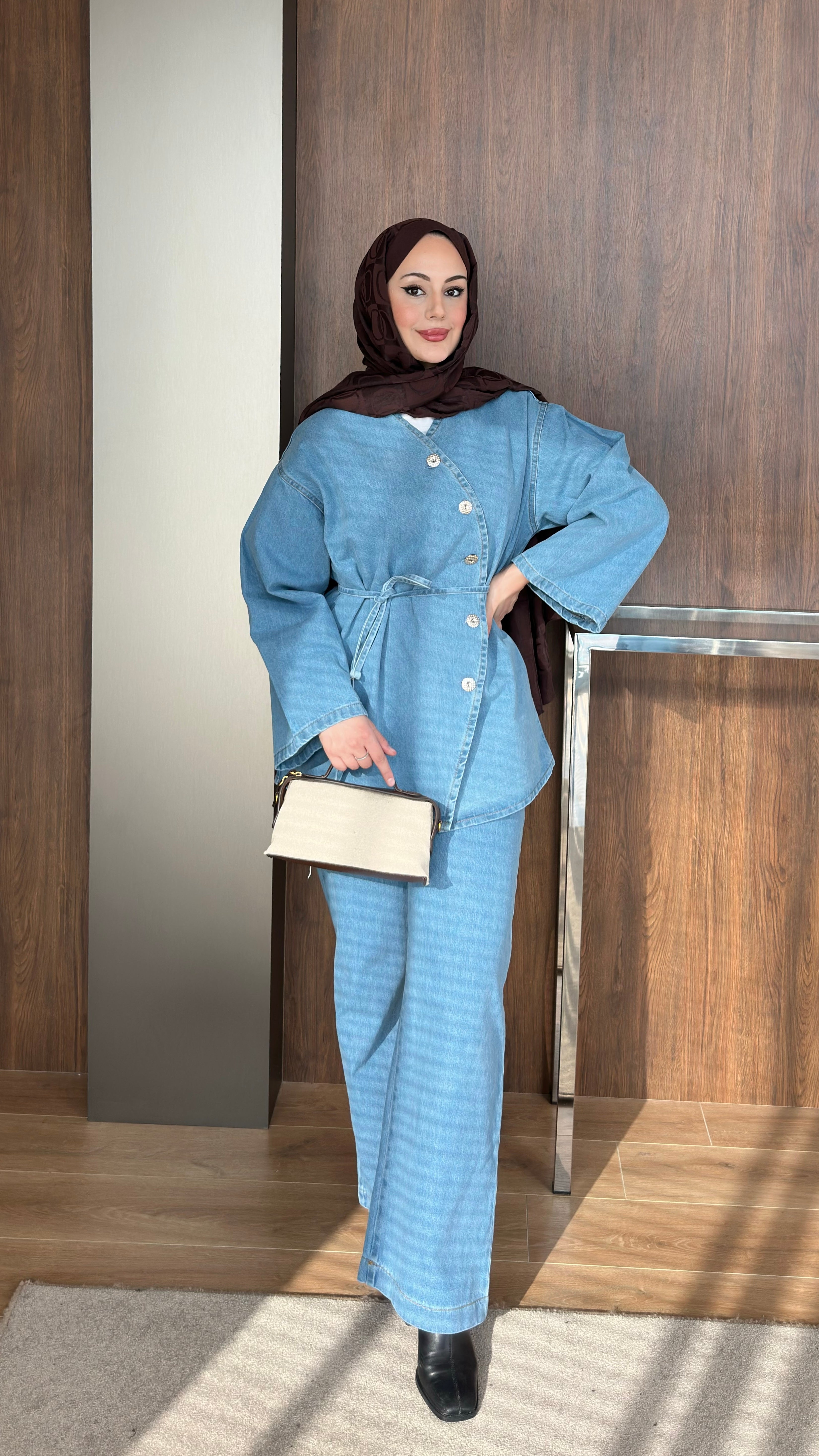 Martin Asimetrik Kesim Kot Takım Buz Mavisi