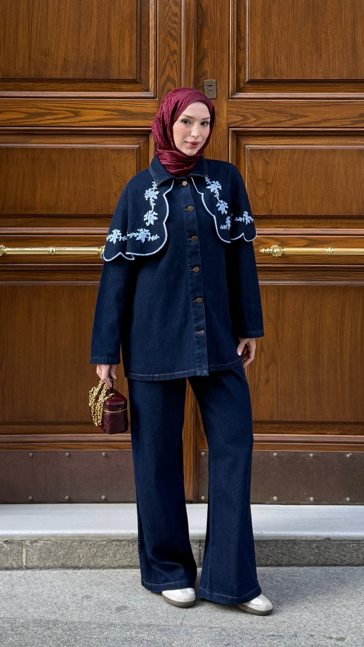 Flora Nakışlı Pelerinli Kot Takım Lacivert