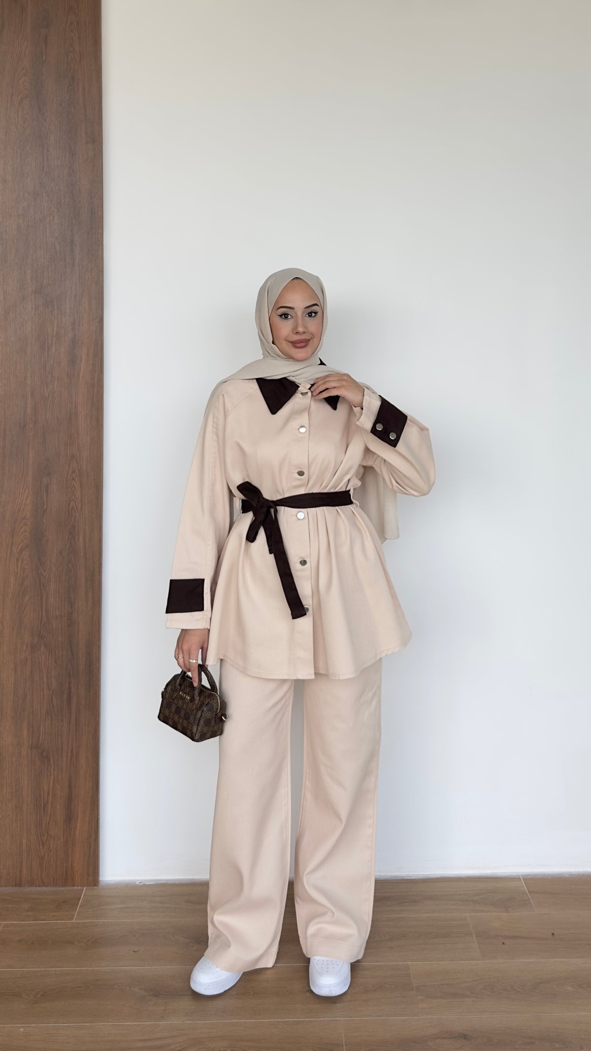 Kolları Düğmeli Gabardin Takım Bej