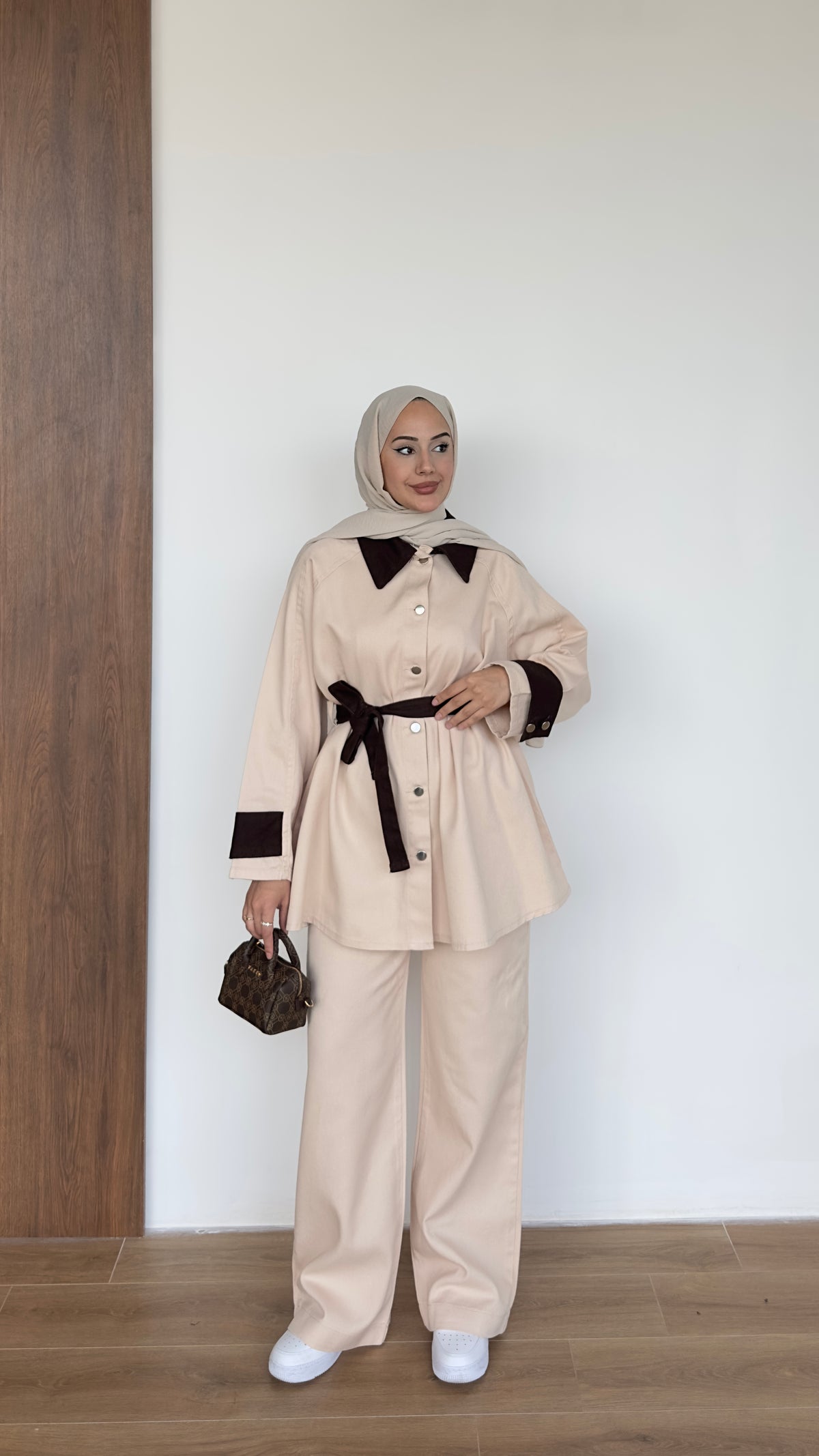 Kolları Düğmeli Gabardin Takım Bej
