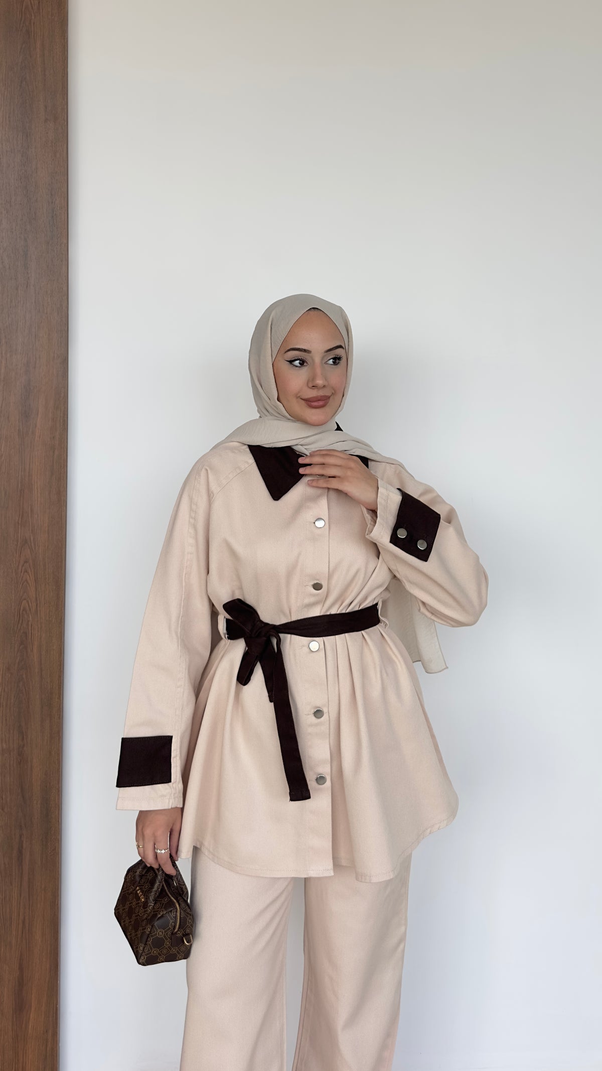 Kolları Düğmeli Gabardin Takım Bej