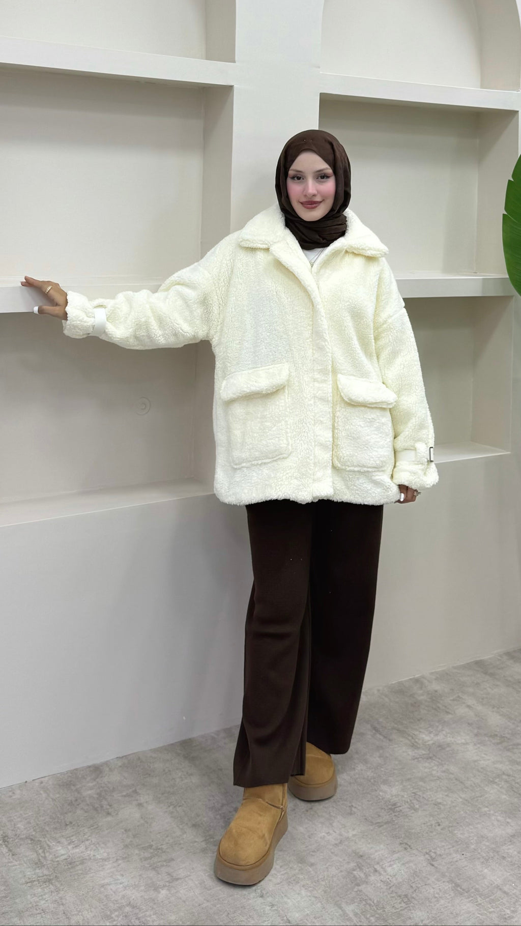 Önü Fermuarlı Peluş Mont Beyaz