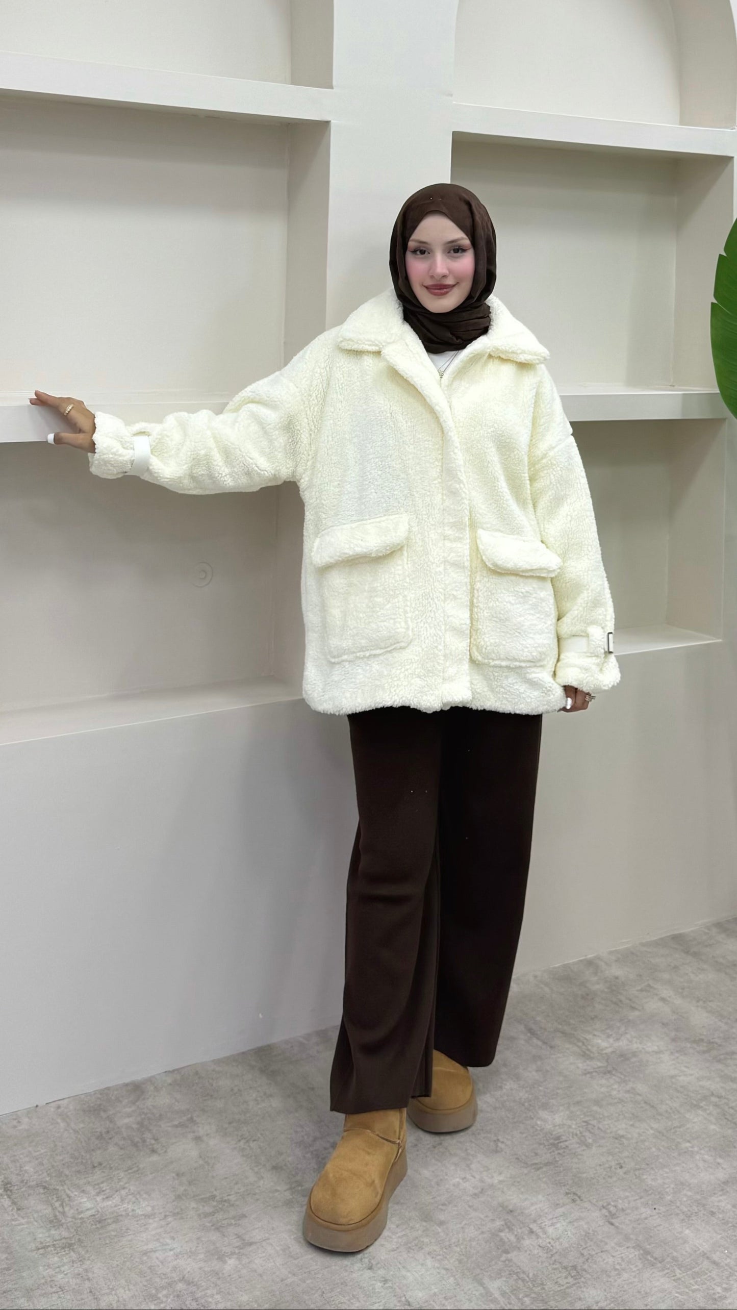 Önü Fermuarlı Peluş Mont Beyaz