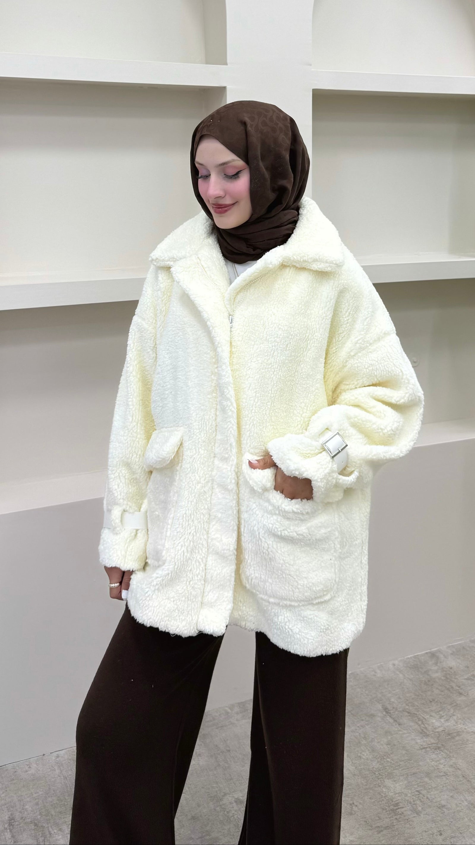 Önü Fermuarlı Peluş Mont Beyaz