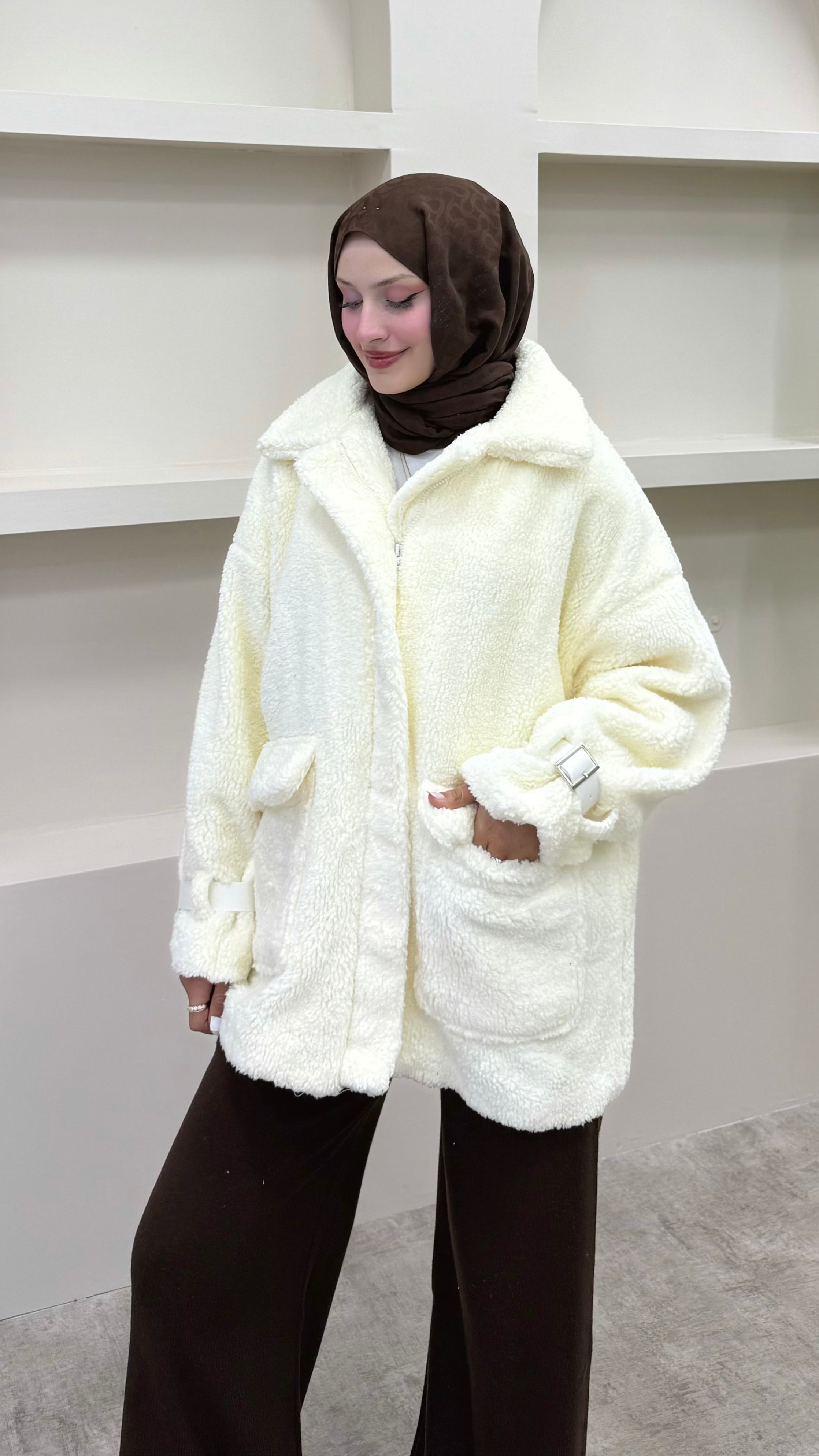 Önü Fermuarlı Peluş Mont Beyaz