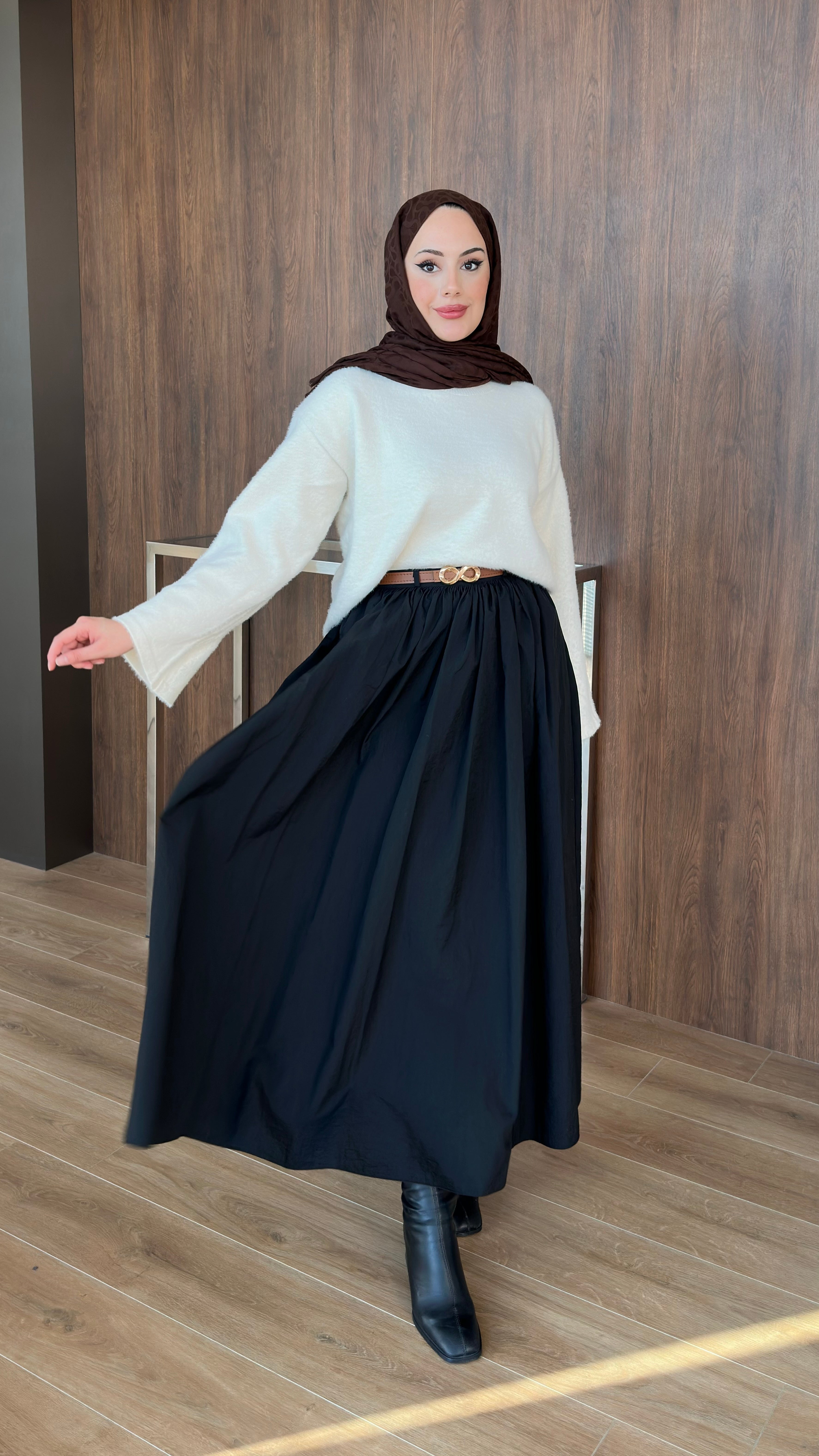 Paraşüt Kumaş Pileli Kloş Etek Siyah