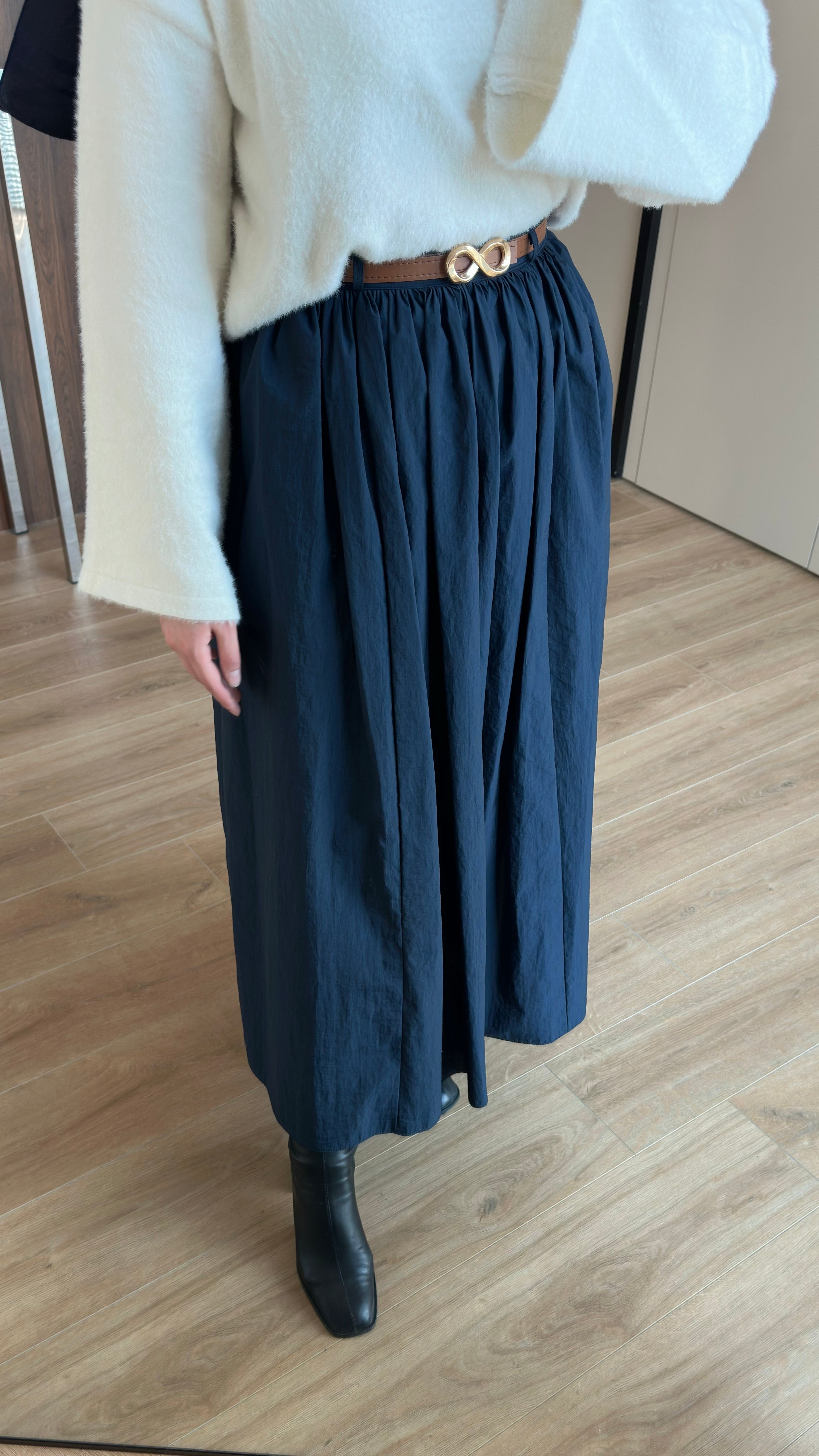 Paraşüt Kumaş Pileli Kloş Etek Lacivert